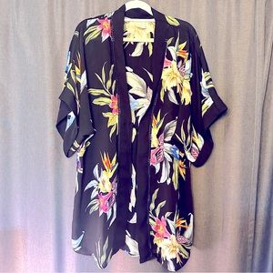 Kona Sol Black Floral Cover - size L/XL